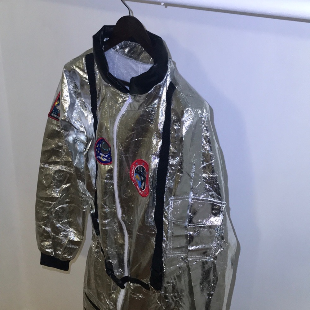 Space suit - Picture 3 of 16